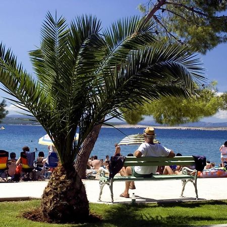 Villa Mit Whirlpool Fuer 32 Per Crikvenica Extérieur photo