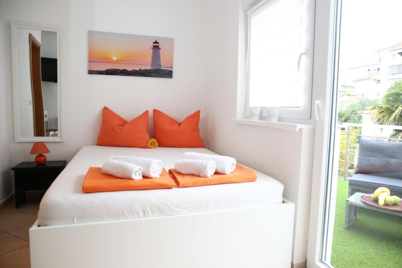 Villa Mit Whirlpool Fuer 32 Per Crikvenica Extérieur photo
